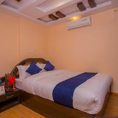 Oyo Hotel Antique Kutty Kathmandu Exterior foto