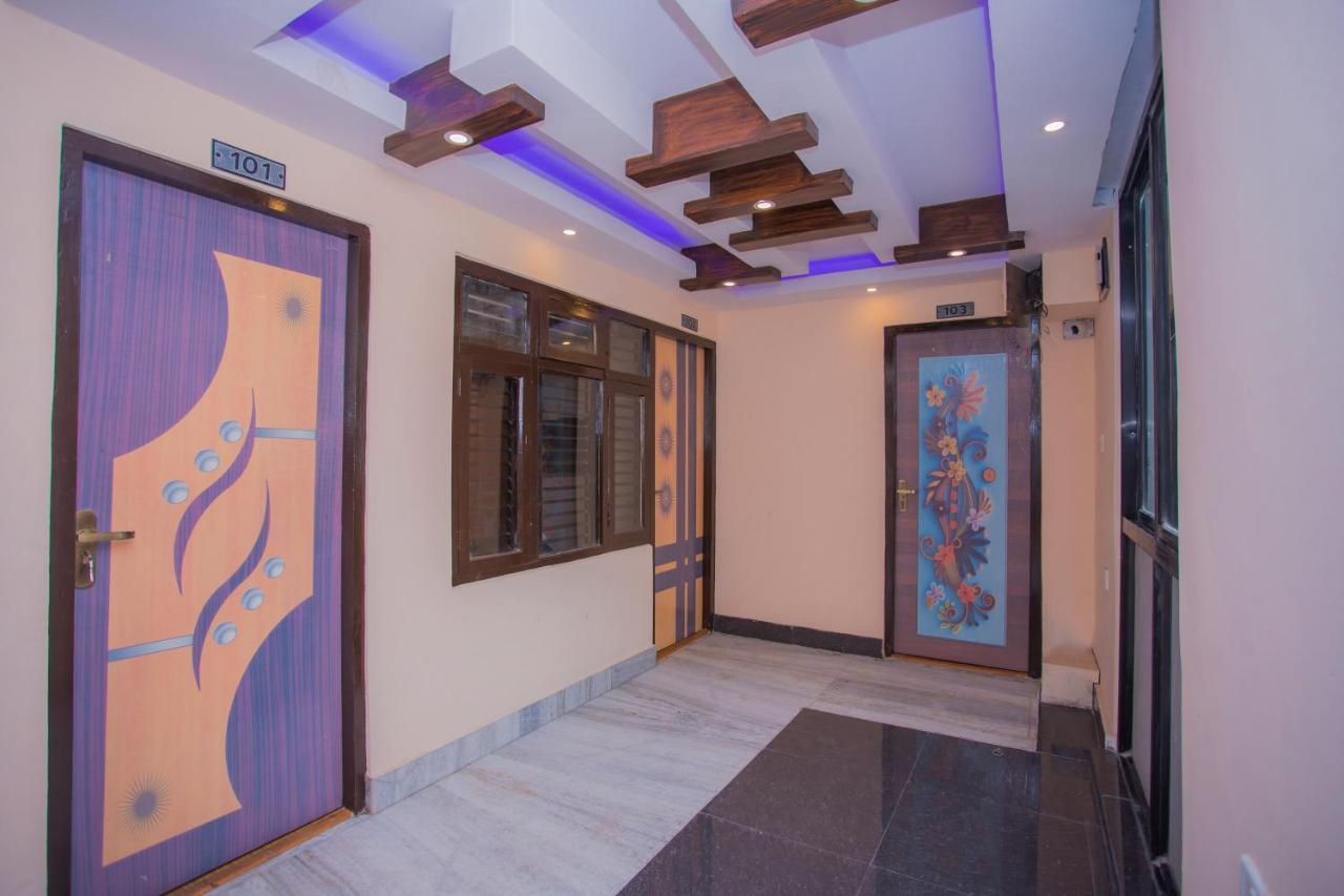 Oyo Hotel Antique Kutty Kathmandu Exterior foto