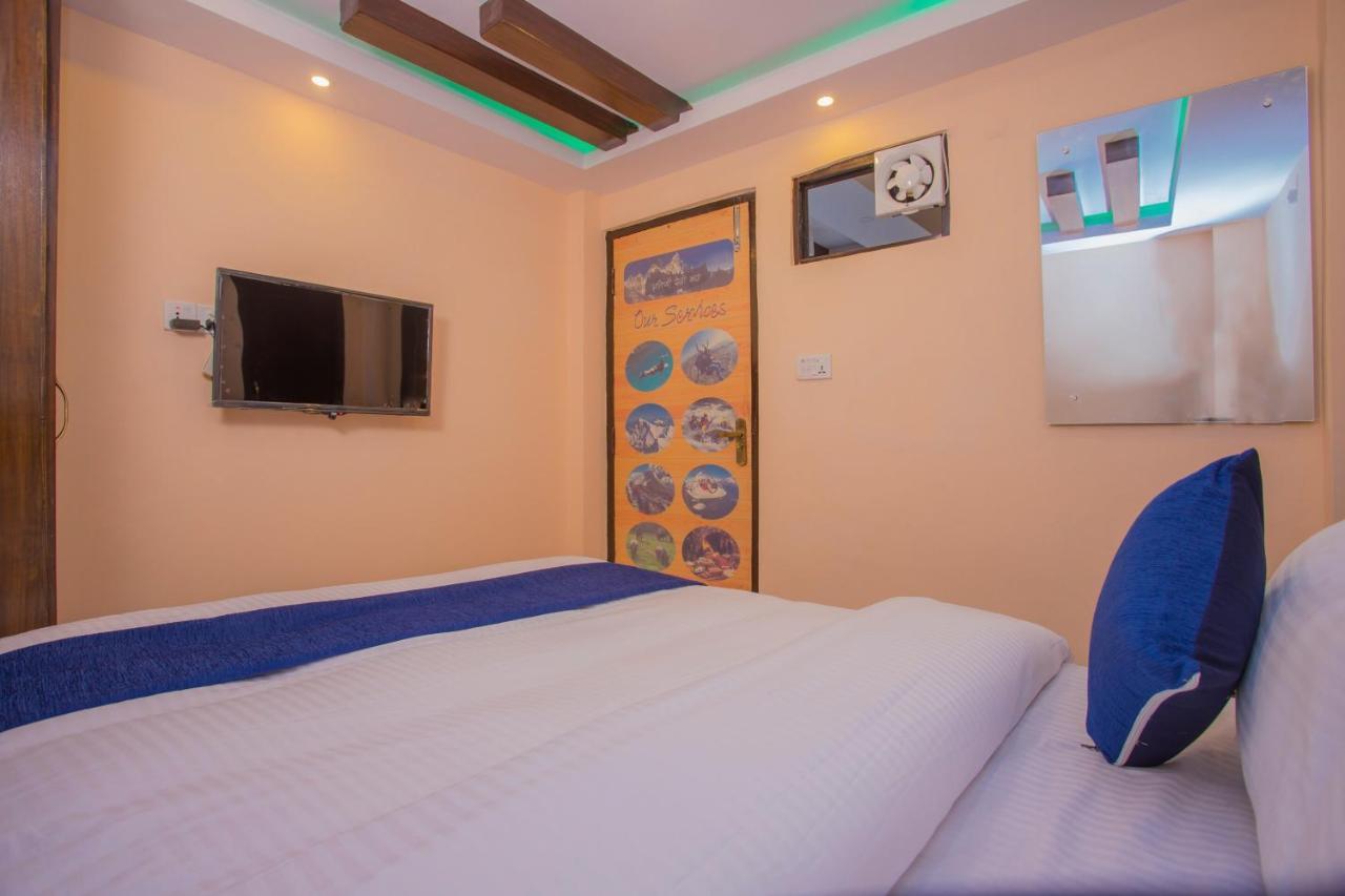 Oyo Hotel Antique Kutty Kathmandu Exterior foto